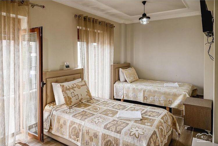 Vila Leo Lux Korce Exterior photo